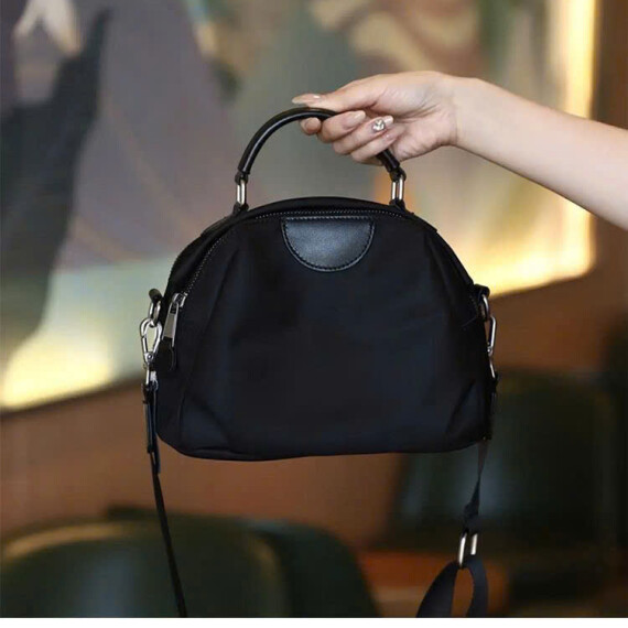 https://arvionstyle.com/pr/meline-classic-lady-bag