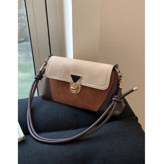 https://arvionstyle.com/pr/lucia-soft-box-bag