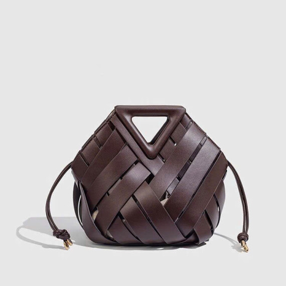 https://arvionstyle.com/pr/vela-woven-knot-bag