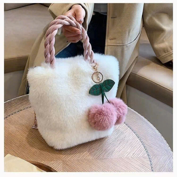 https://arvionstyle.com/pr/cherry-fluff-mini-tote-bag
