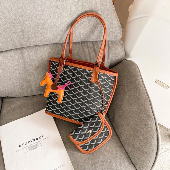 https://arvionstyle.com/pr/woven-charm-mini-tote-set