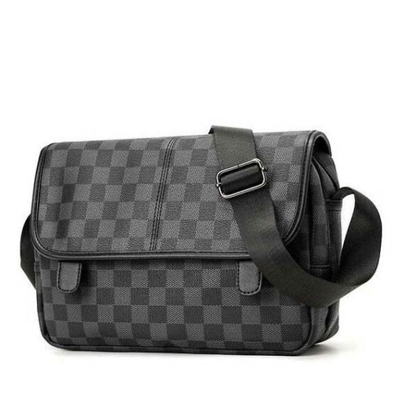 https://arvionstyle.com/pr/mens-classic-checkered-crossbody-bag