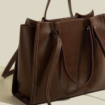 Minimal Classic Leather Tote